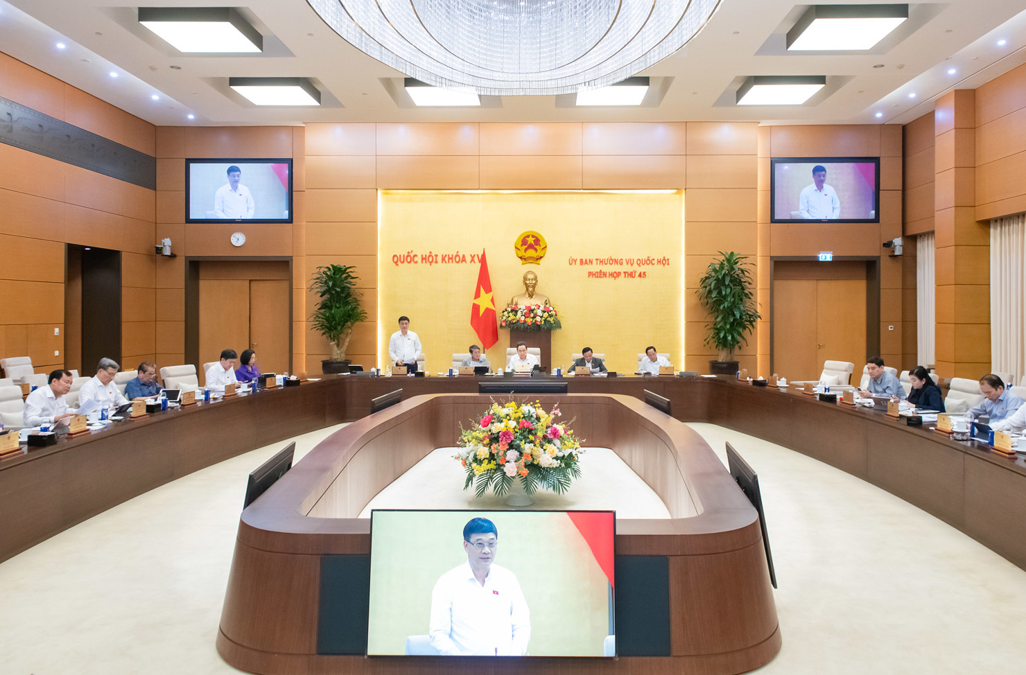 Quang cảnh phiên họp.