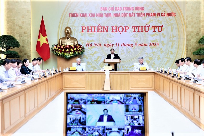 Thủ tướng Phạm Minh Chính, Trưởng Ban Chỉ đạo Trung ương triển khai xóa nhà tạm, nhà dột nát trên phạm vi cả nước chủ trì Phiên họp thứ 4 Ban chỉ đạo Trung ương về xóa nhà tạm, nhà dột nát.