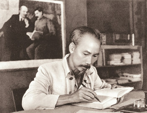 Chủ tịch Hồ Chí Minh là anh hùng giải phóng dân tộc Việt Nam, chiến sĩ lỗi lạc của phong trào cộng sản và công nhân quốc tế. Ảnh tư liệu.