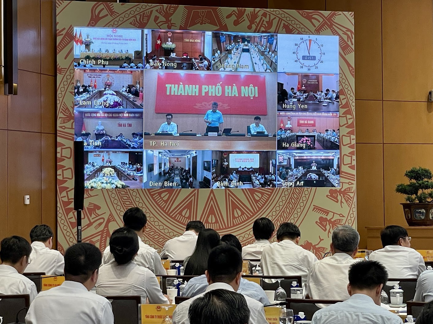 Hội nghị được kết nối trực tuyến từ trụ sở Chính phủ tới UBND các tỉnh, thành phố trực thuộc Trung ương. Ảnh: VGP