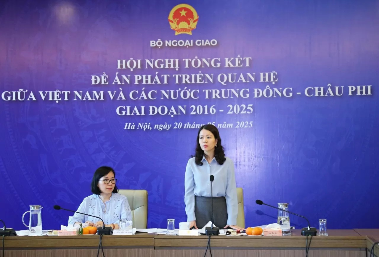Thứ trưởng Ngoại giao Nguyễn Minh Hằng khẳng định Bộ Ngoại giao và các cơ quan đại diện Việt Nam tại khu vực luôn sẵn sàng hỗ trợ, đưa quan hệ giữa Việt Nam với các nước Trung Đông - châu Phi phát triển thực chất, hiệu quả hơn