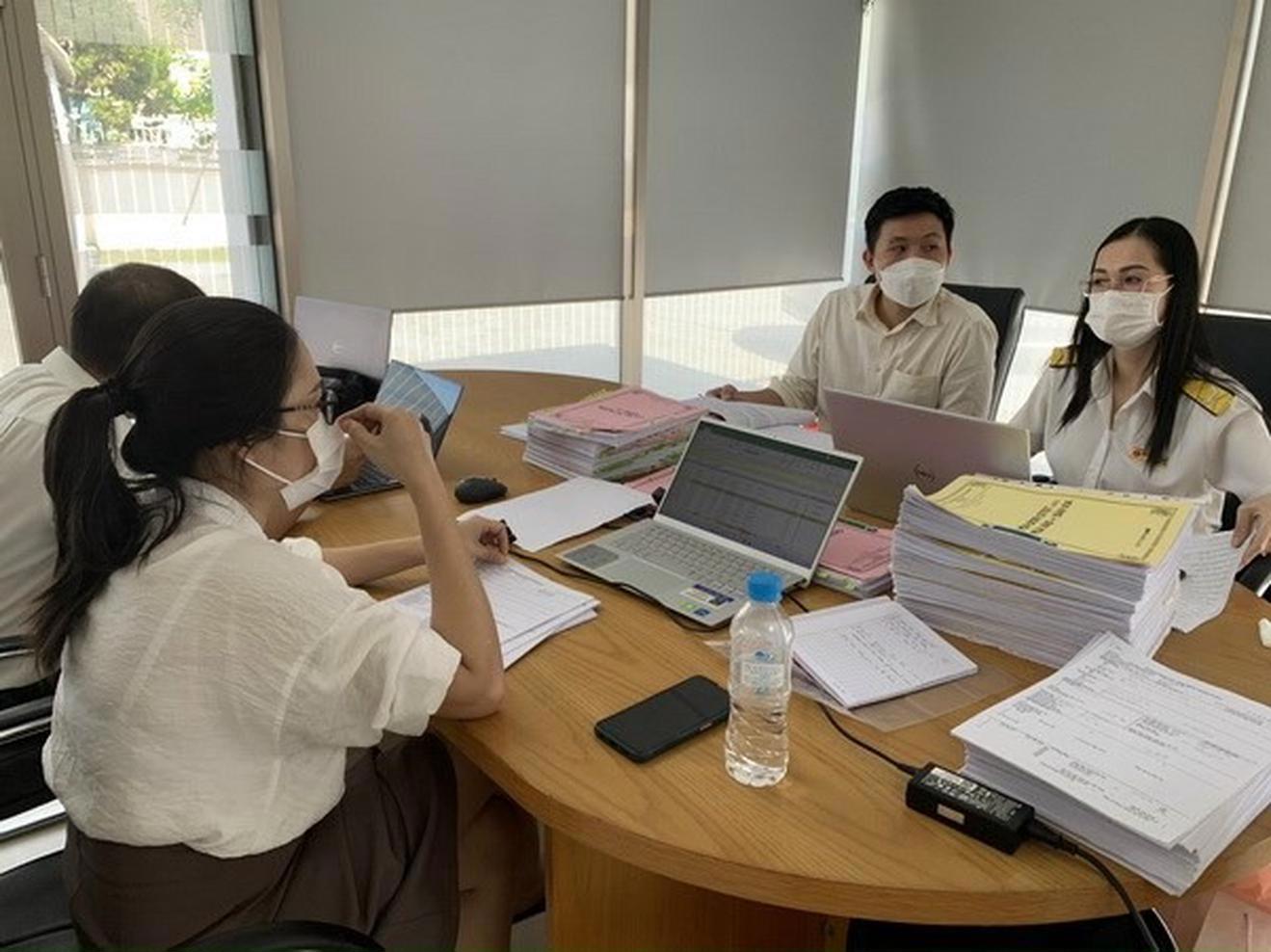 bongdaso net nộp thuế cần thường xuyên cập nhật các hình thức thông báo nợ thuế của cơ quan thuế. (Ảnh minh họa: thuenhanuoc.vn)