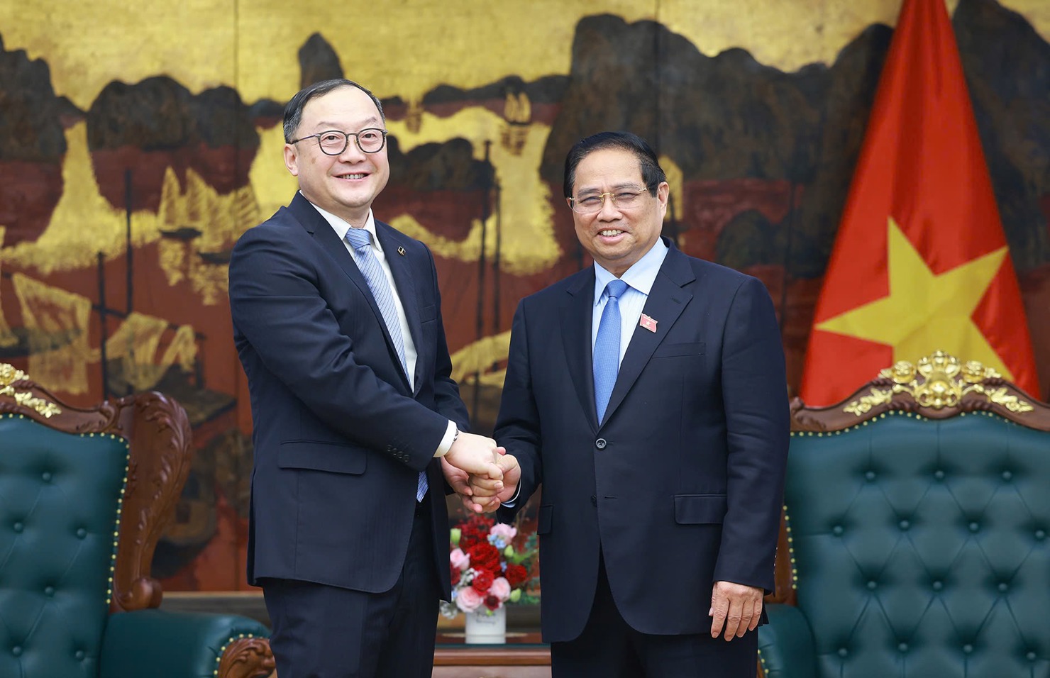 Thủ tướng Phạm Minh Chính tiếp ông Châu Gia Nghĩa, Chủ tịch châu Á-Thái Bình Dương của Tập đoàn Xây dựng Điện lực Trung Quốc - Ảnh: VGP/Nhật Bắc