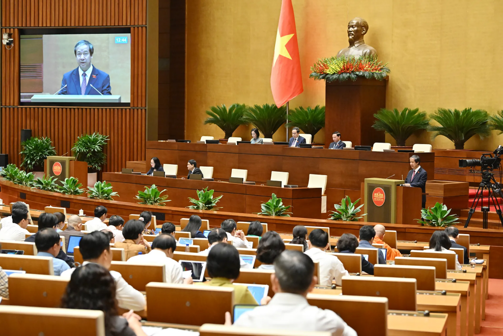 Quang cảnh phiên họp.