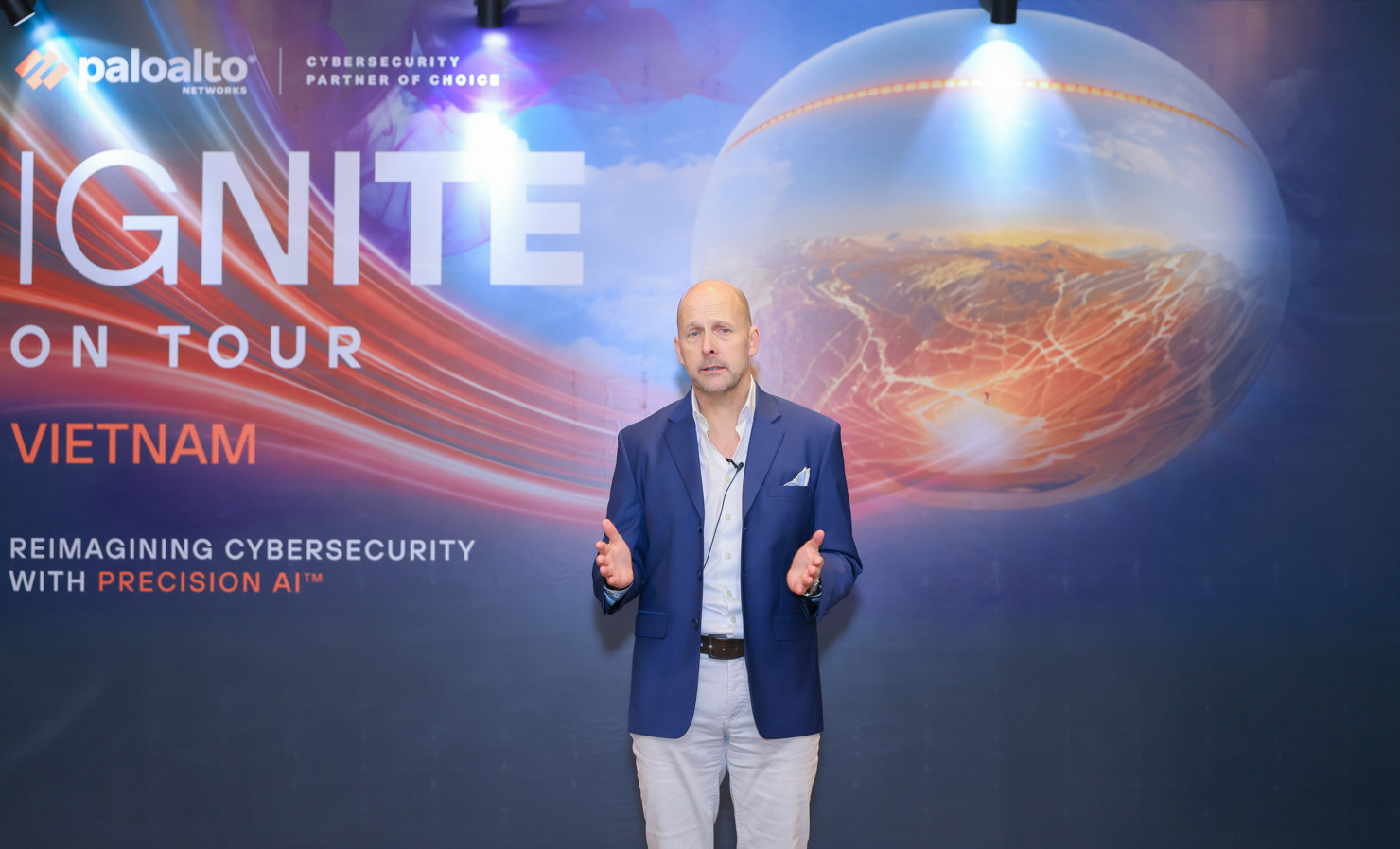 Ông Simon Green, Chủ tịch khu vực châu Á - Thái Bình Dương và Nhật Bản của Palo Alto Networks chia sẻ tại sự kiện.
