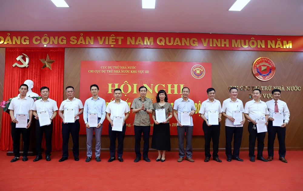 Tổ chức Đảng bongdaso vn cục DTNN khu vực III xây dựng đội ngũ cán bộ đảng viên kỷ cương, liêm chính, chuyên nghiệp, hiệu quả.