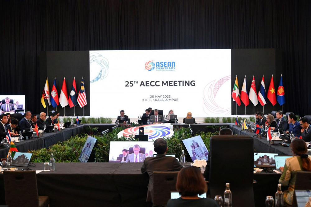Hội nghị AECC 25 là cuộc họp cấp Bộ trưởng của Trụ cột Kinh tế ASEAN nhằm chuẩn bị cho Hội nghị Cấp cao ASEAN lần thứ 46 diễn ra trong 02 ngày 26 - 27/5/2025. 