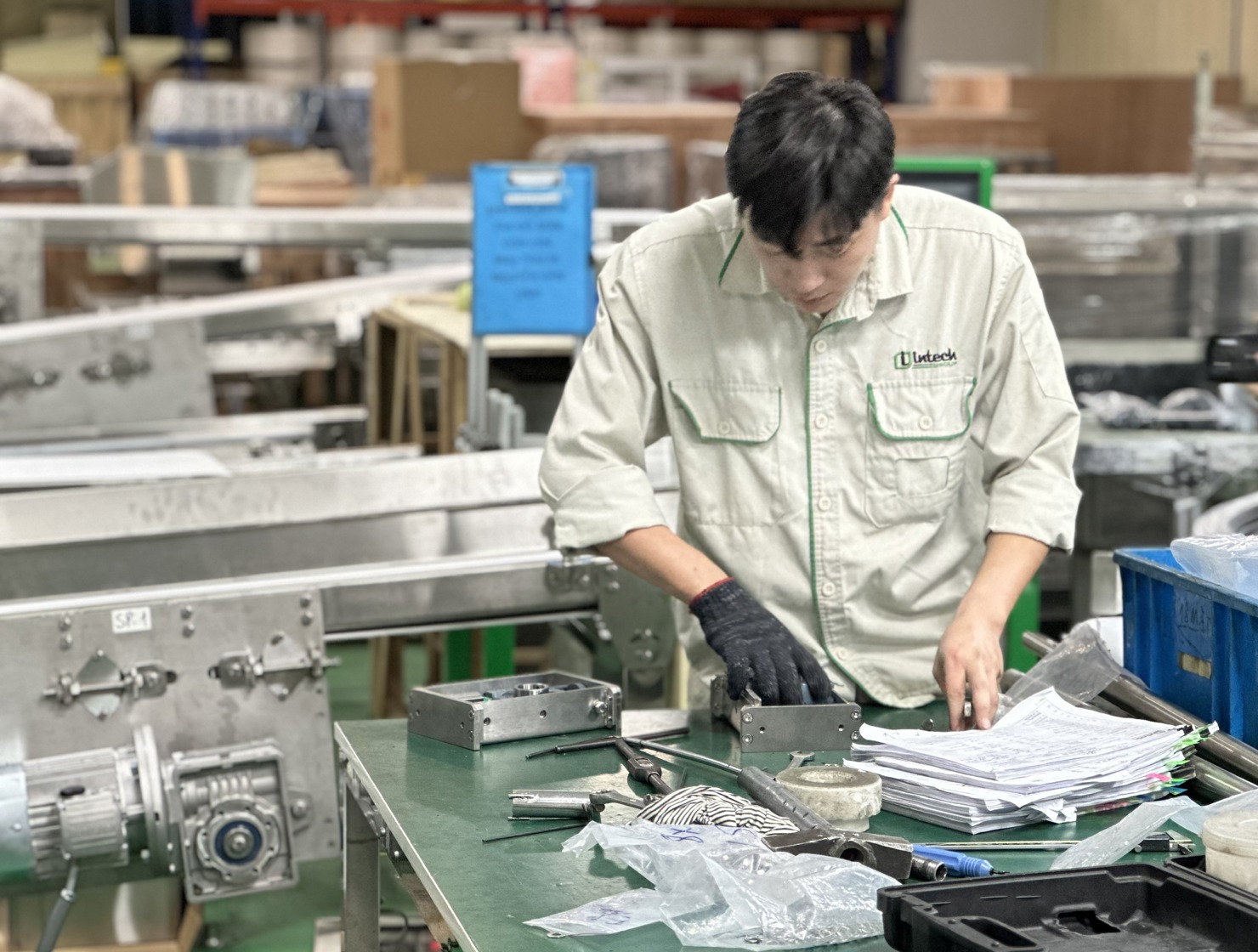 Phát triển sản xuất và chuỗi cung ứng nội địa đóng vai trò then chốt trong kiểm soát lạm phát nhập khẩu. Ảnh minh hoạ: H.Dịu