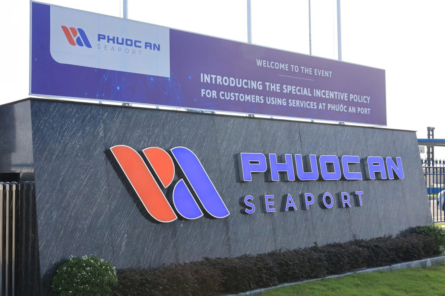 CTCP Dầu khí Đầu tư Khai thác Cảng Phước An vi phạm nghiêm trọng nhiều quy định trong lĩnh vực chứng khoán.