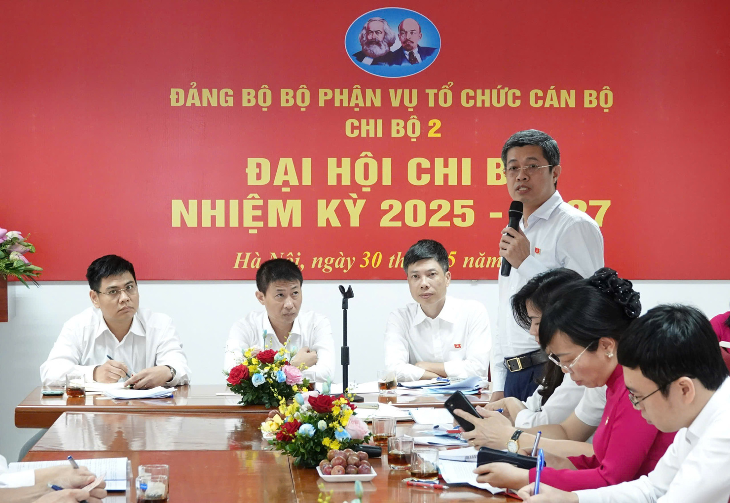 Đồng chí Phạm Đức Thắng - Ủy viên Ban Thường vụ Đảng ủy, Bí thư Đảng ủy bộ phận Vụ Tổ chức cán bộ, Vụ trưởng Vụ Tổ chức cán bộ (Bộ Tài chính) phát biểu chỉ đạo Đại hội.