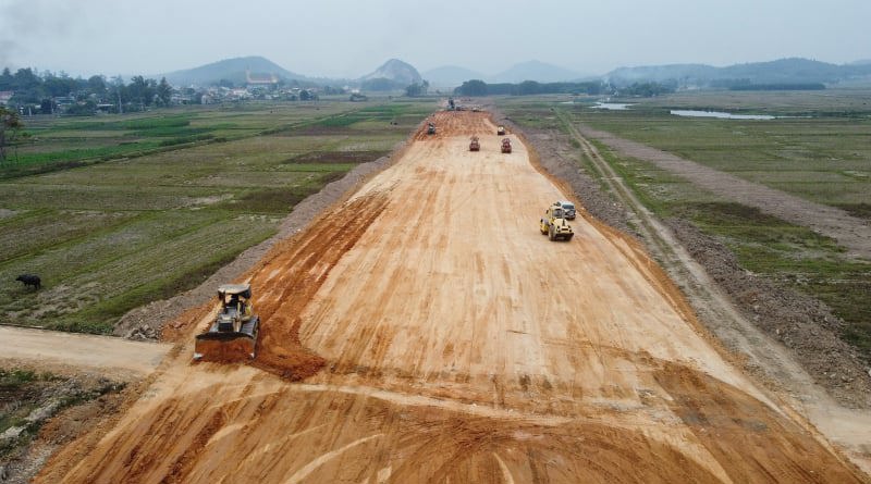 Chính phủ yêu cầu phấn đấu tỷ lệ giải ngân năm 2025 cả nước đạt 100% kế hoạch. Ảnh: internet