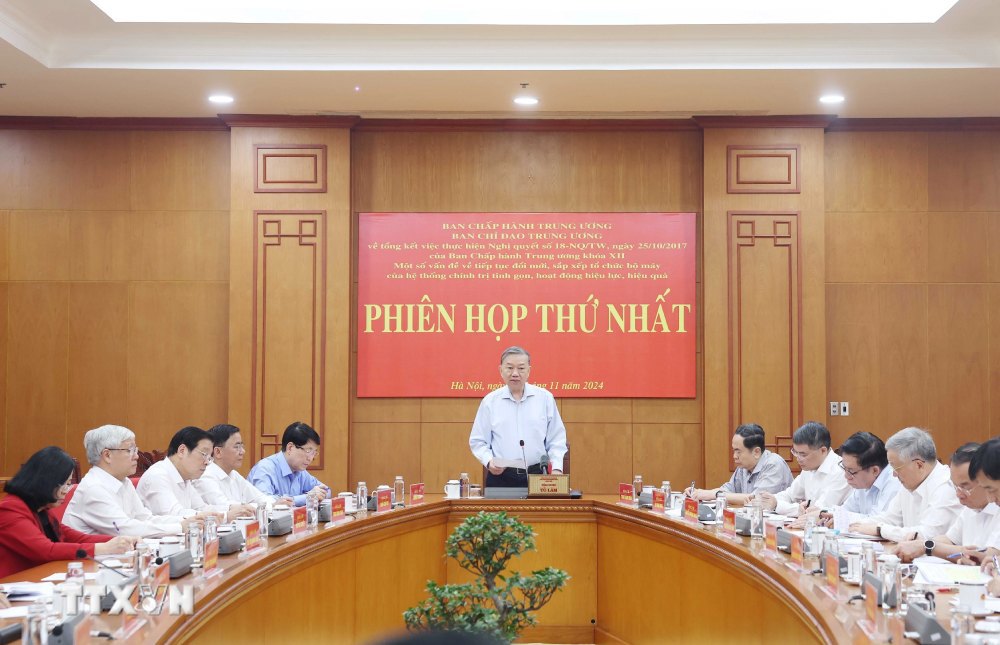 Tổng Bí thư Tô Lâm chủ trì phiên họp thứ nhất của Ban chỉ đạo Trung ương về tổng kết Nghị quyết số 18-NQ/TW. Ảnh: Internet