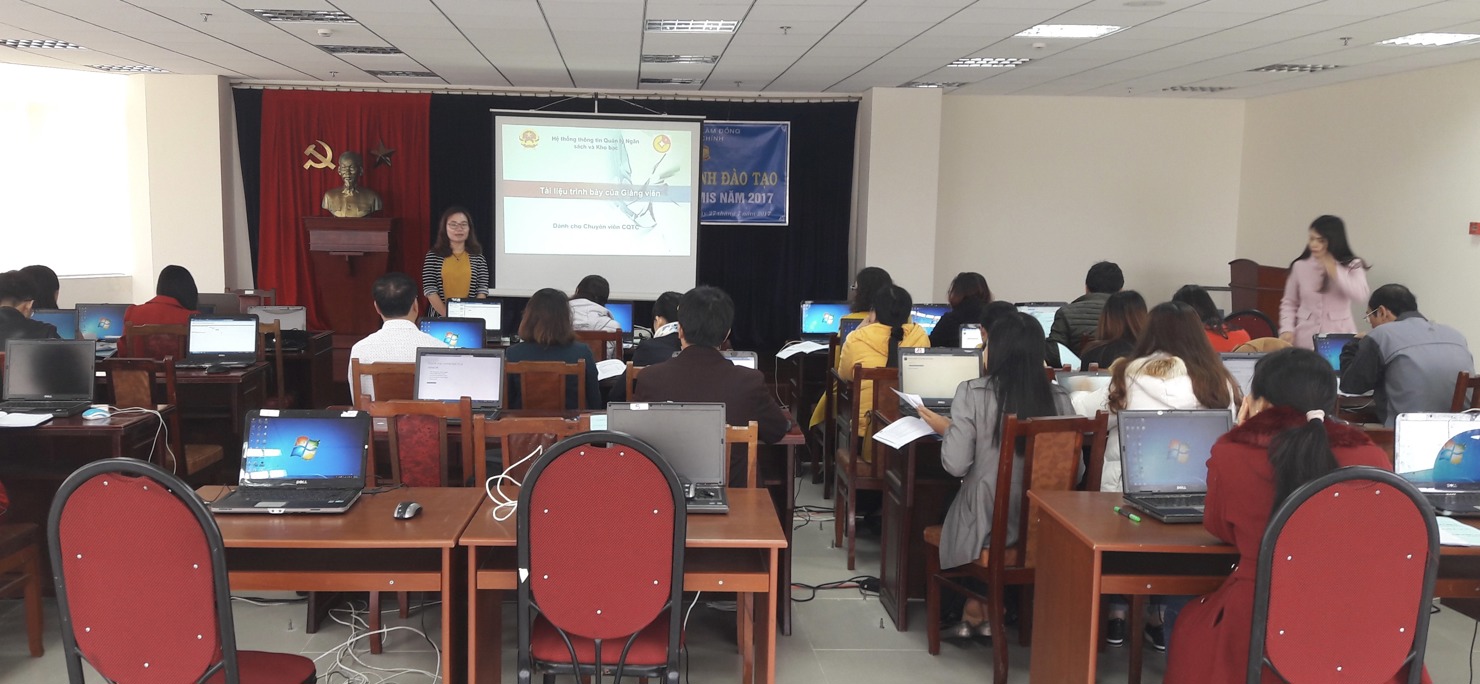 Cán bộ, công chức, viên chức và người lao động Sở Tài chính tỉnh Lâm đồng không ngừng học tập nâng trình độ chuyên môn nghiệp vụ