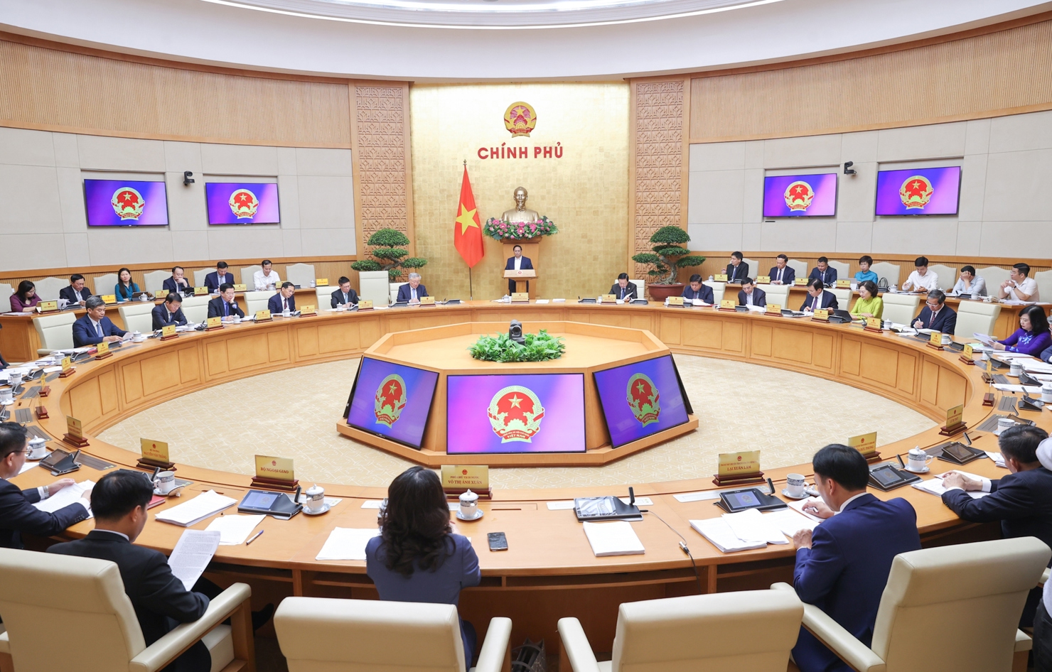 Thủ tướng Chính phủ: Chấm dứt tình trạng đùn đẩy, sợ trách nhiệm