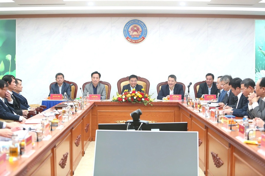 Quang cảnh Hội nghị Tổng kết công tác xây dựng Đảng năm 2024 và triển khai nhiệm vụ năm 2025 của Đảng ủy Bộ Tài chính.