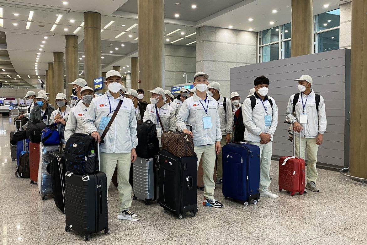 Xử lý nghiêm các vi phạm để bảo vệ quyền lợi lao động đi làm việc ở nước ngoài.
