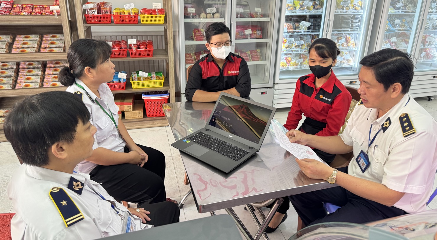 Chi cục Chăn nuôi Thú y và Thủy sản Bình Dương kiểm tra đột xuất về an toàn thực phẩm