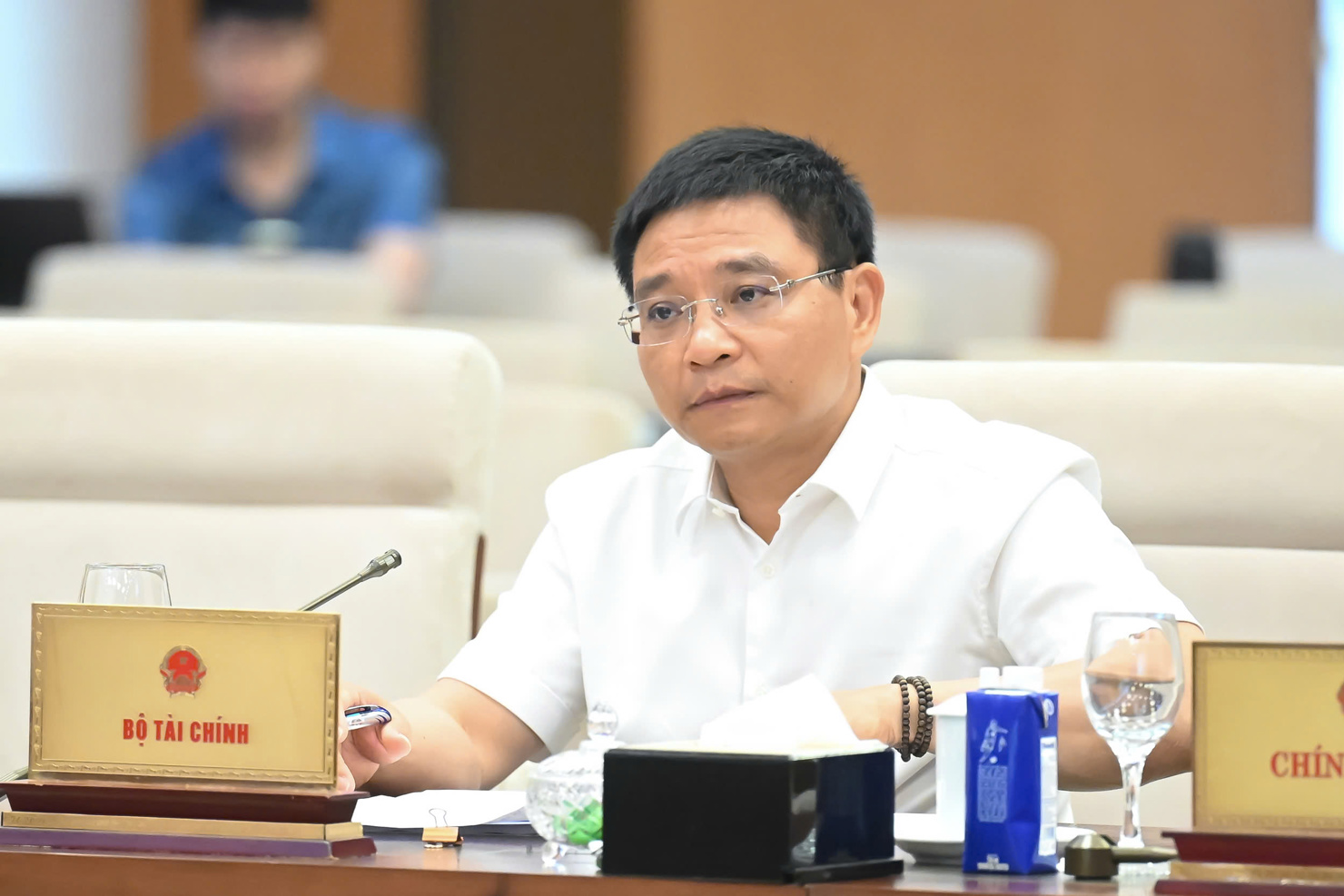 Bộ trưởng Bộ Tài chính Nguyễn Văn Thắng tại phiên họp.