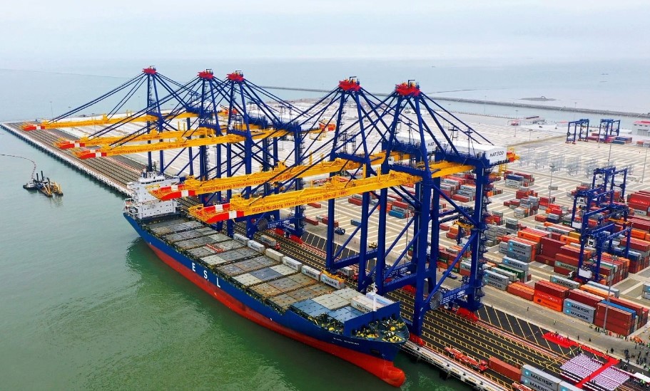 Cảng Container Quốc tế Hateco Hải Phòng - cảng nước sâu lớn nhất và hiện đại nhất miền Bắc. Ảnh: H.Linh