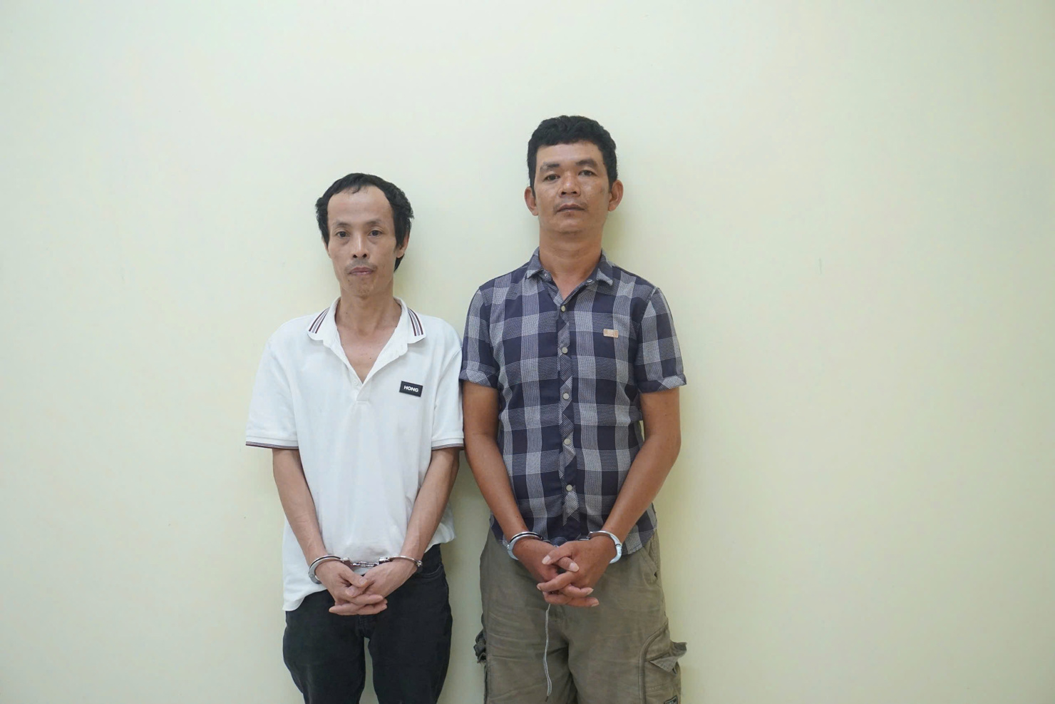 Hai đối tượng bị Công an bắt tạm giam (Ảnh: Công an TP.HCM cung cấp)