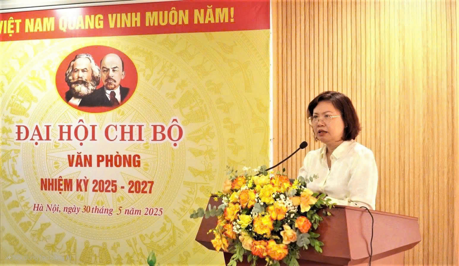 Đồng chí Vũ Thị Chân Phương - Bí thư Đảng ủy, Chủ tịch UBCKNN phát biểu chỉ đạo tại Đại hội Chi bộ Văn phòng, nhiệm kỳ 2025 – 2027.