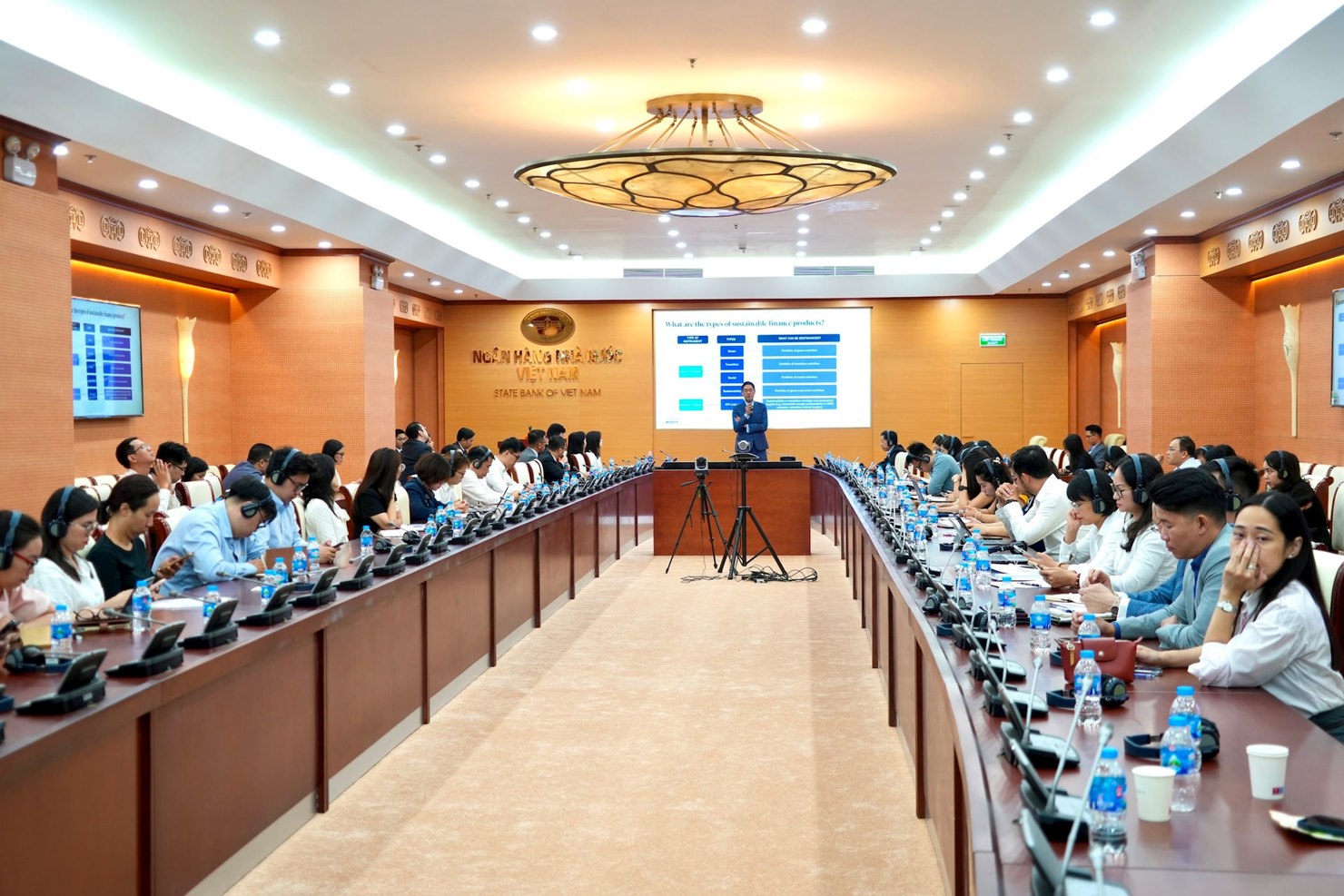 Hội thảo "Triển vọng ngân hàng Việt Nam: Xếp hạng tín nhiệm và con đường hướng tới phát triển bền vững".