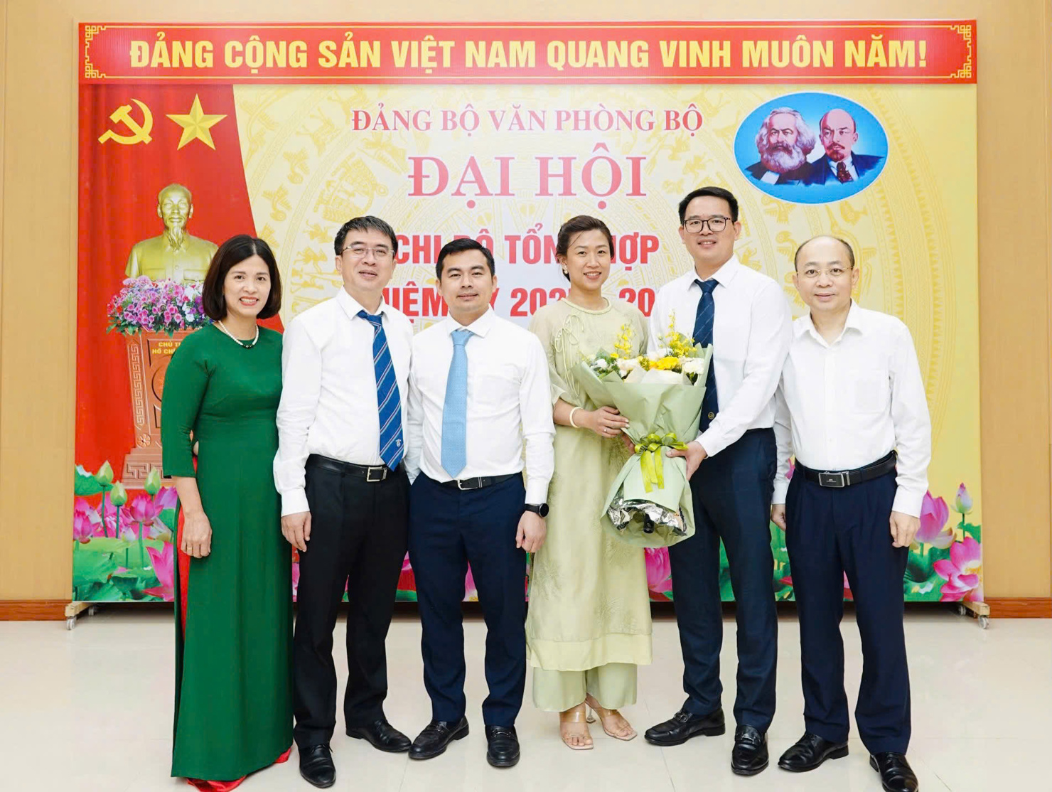 Chi uỷ nhiệm kỳ 2025-2027 ra mắt Đại hội.