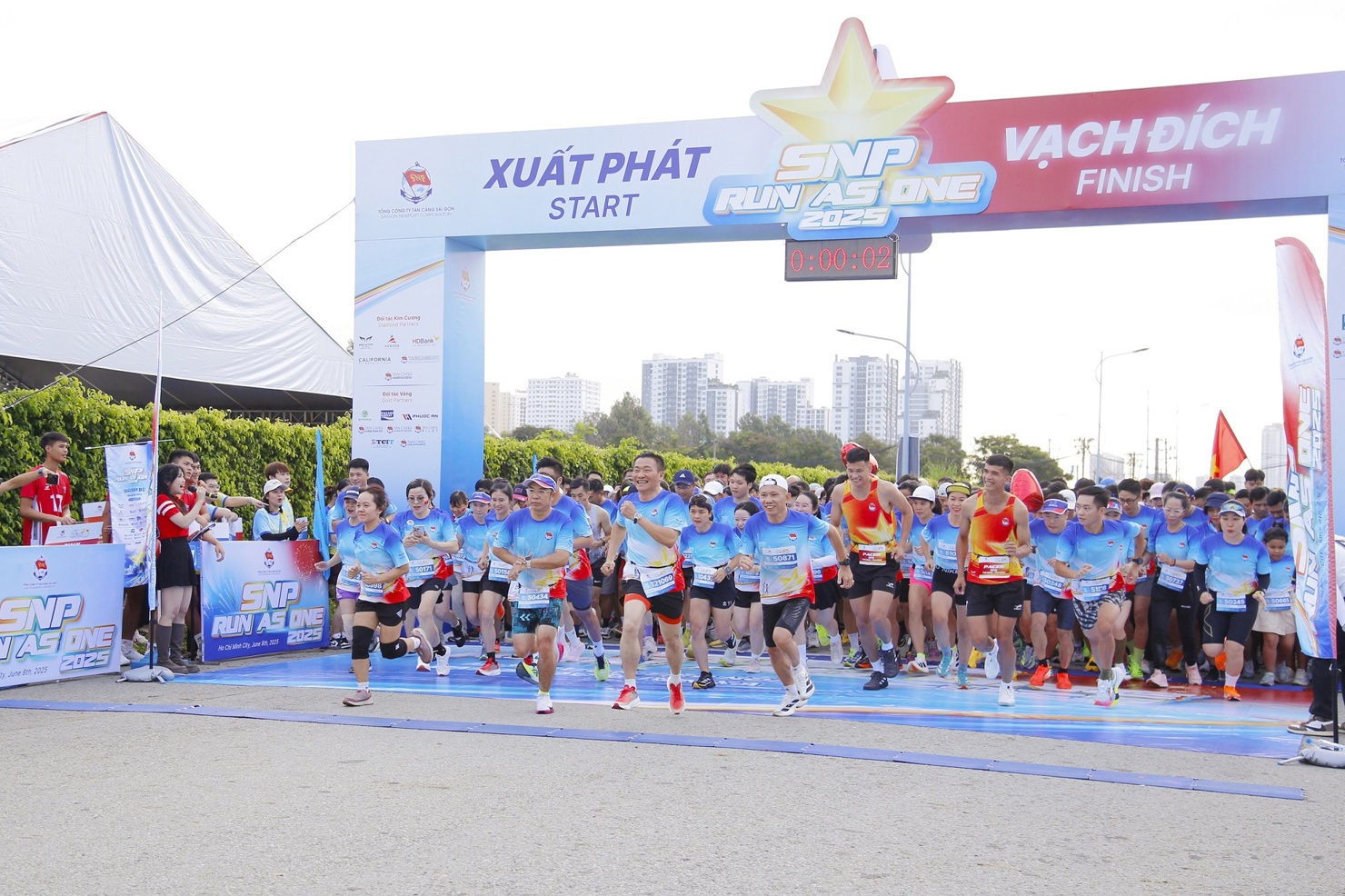 Các vận động viên xuất phát cự ly 5 km
