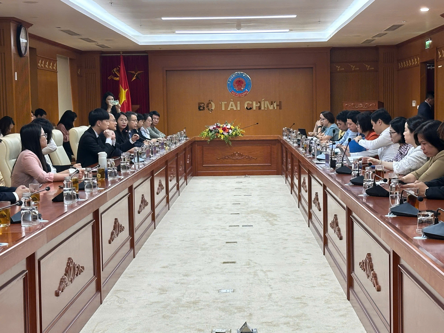 Cục Đầu tư nước ngoài gặp và làm việc với lãnh đạo Tập đoàn Sunwah cùng đoàn doanh nghiệp Quảng Đông – Hồng Công – Ma Cao