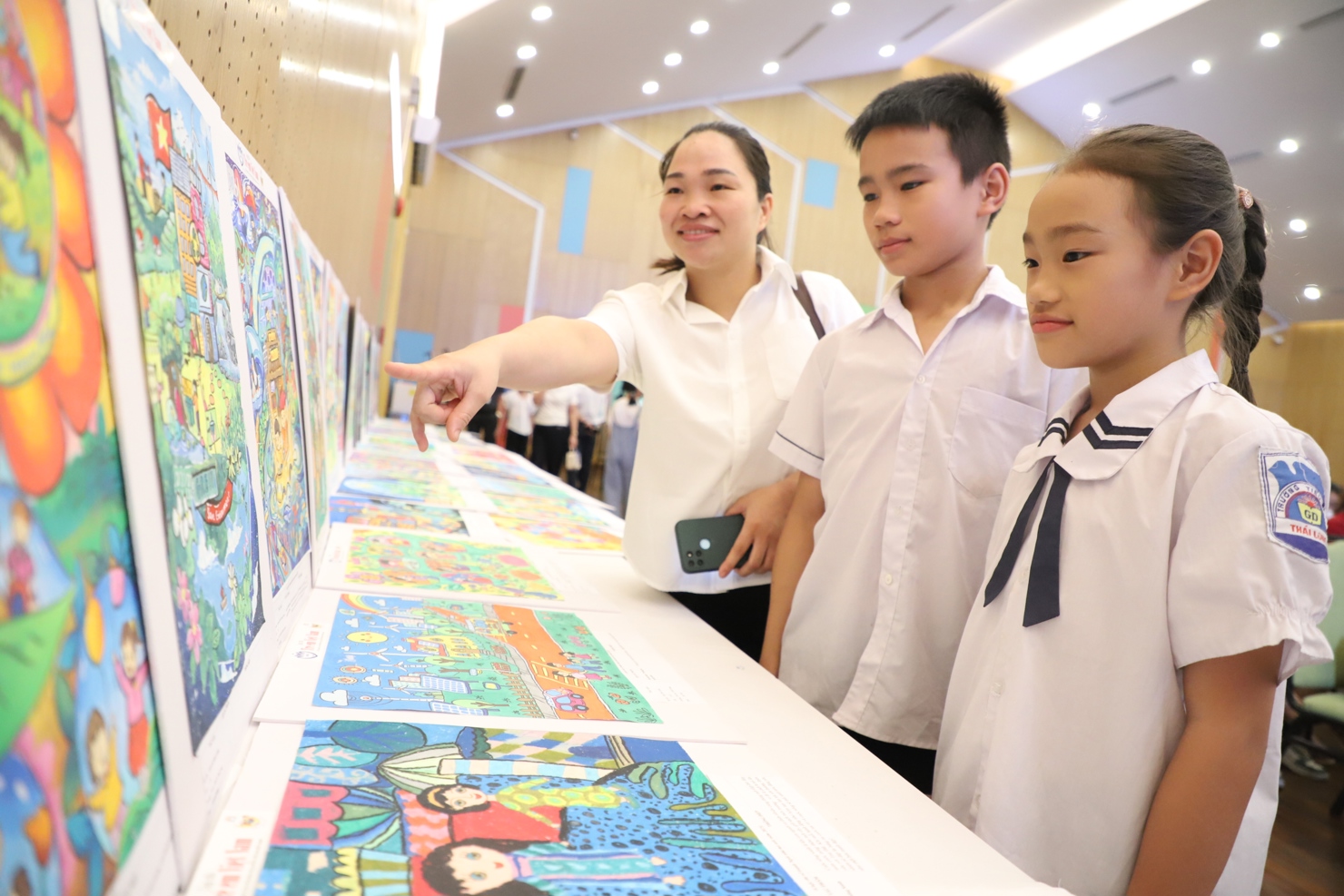 Hơn 500 em nhỏ và phụ huynh đã tham gia ngày hội nghệ thuật đầy cảm hứng về “Đô thị xanh hạnh phúc”.