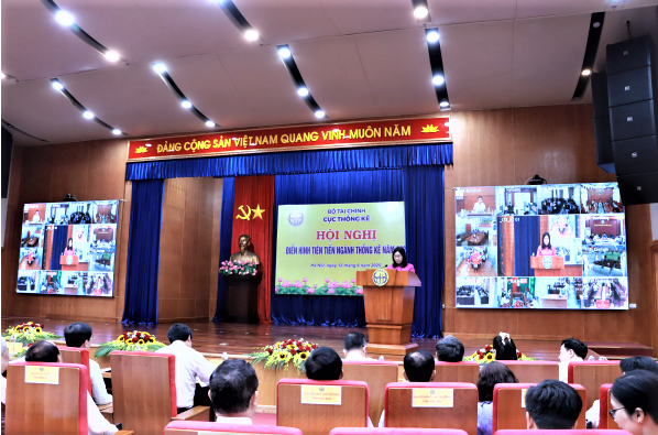 Cục trưởng Cục Thống kê Nguyễn Thị Hương phát biểu khai mạc Hội nghị. Ảnh: Cục Thống kê