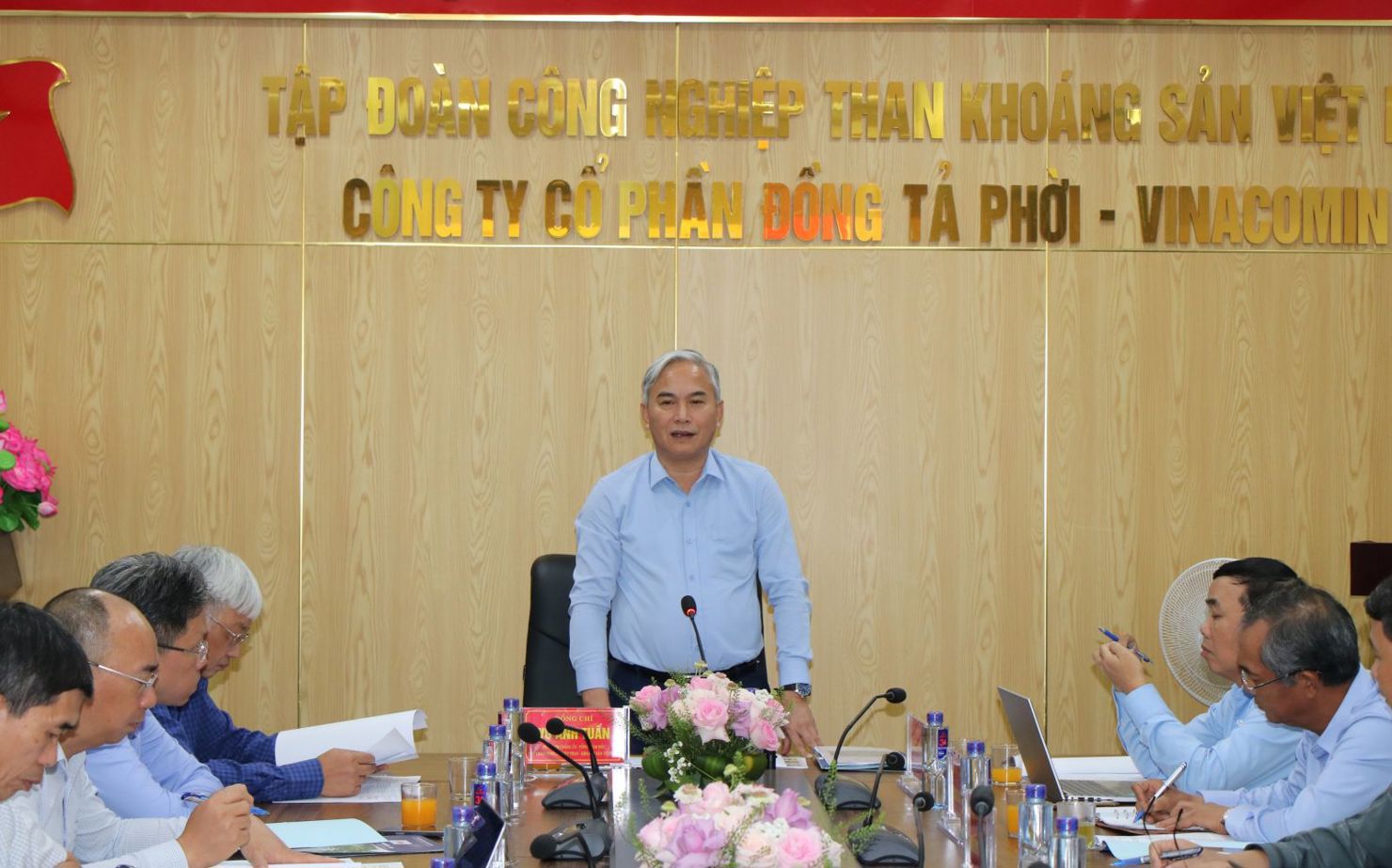 Tổng giám đốc Tập đoàn TKV Vũ Anh Tuấn phát biểu chỉ đạo công tác phòng chống thiên tai, tìm kiếm cứu nạn, đảm bảo an toàn hồ đập đối với các đơn vị thuộc TKV trên địa bàn tỉnh Lào Cai