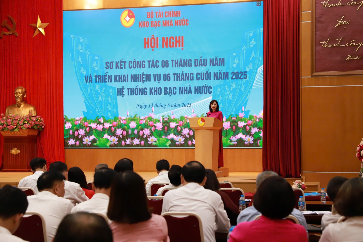 Toàn cảnh Hội nghị sơ kết công tác 06 tháng đầu năm và triển khai nhiệm vụ 06 tháng cuối năm của hệ thống KBNN.