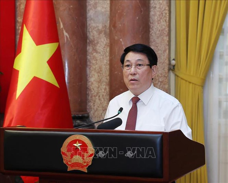 Chủ tịch nước Lương Cường phát biểu tại buổi gặp mặt các nhà báo tiêu biểu toàn quốc - Ảnh: TTXVN