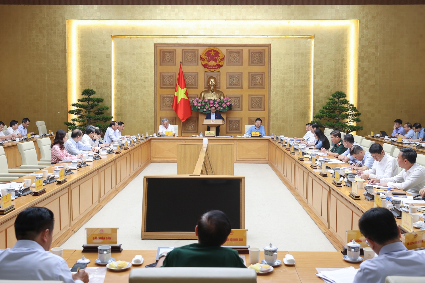 Thủ tướng cho rằng, Triển lãm phải khắc họa được quá trình bảo vệ và xây dựng đất nước trong 80 năm qua. Ảnh: VGP