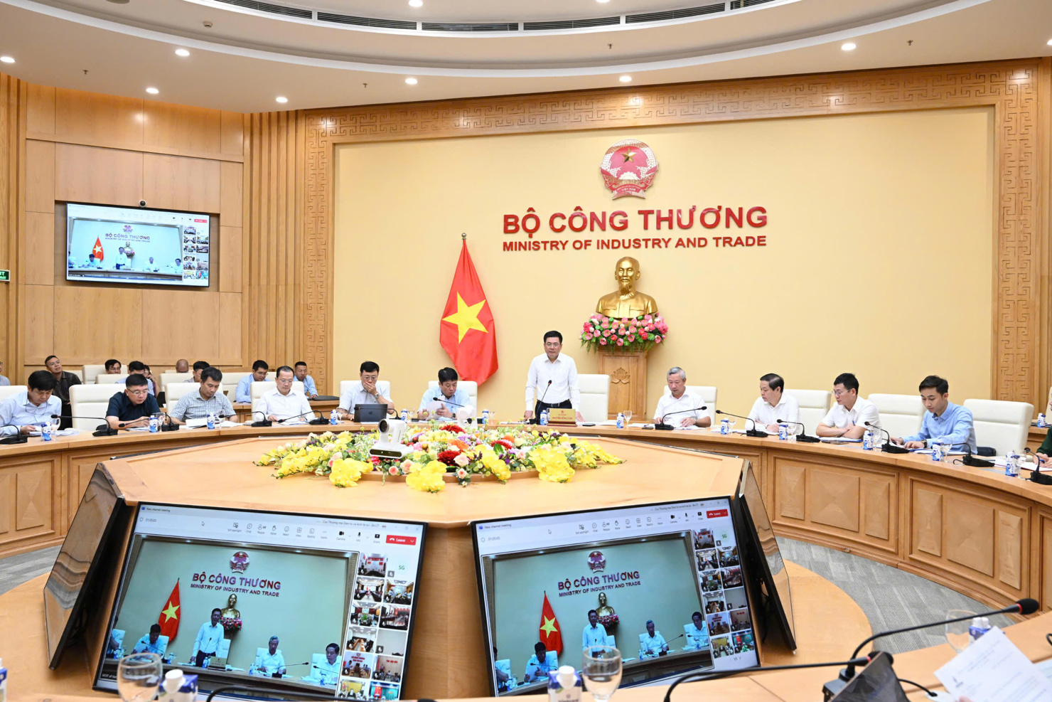 Triển khai giải pháp cụ thể để bảo đảm tiến độ và chất lượng các công trình nguồn và lưới điện