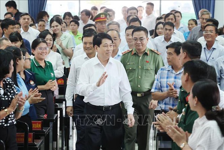 Chủ tịch nước Lương Cường tiếp xúc cử tri huyện Hóc Môn và huyện Củ Chi - Ảnh: TTXVN