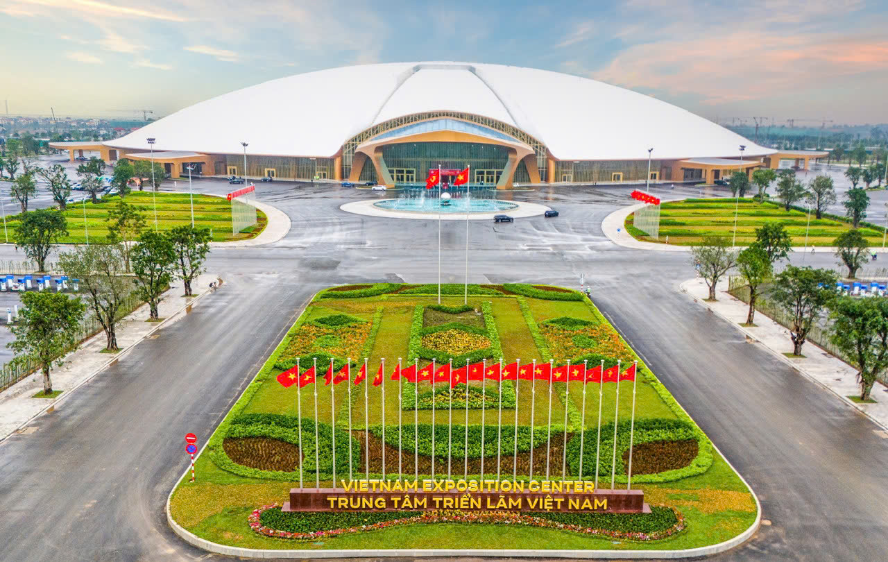 Công trình Trung tâm Triển lãm Việt Nam có quy mô Top 10 thế giới và lớn nhất Đông Nam Á .