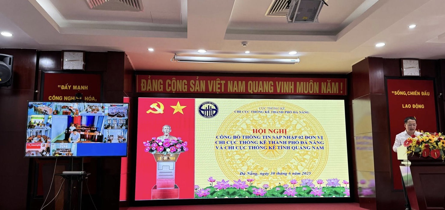 Chi tục Thống kê TP. Đà Nẵng tổ chức Hội nghị công bố thông tin sáp nhập 2 đơn vị Chi cục Thống kê TP. Đà Nẵng và Chi cục Thống kê tỉnh Quảng Nam.