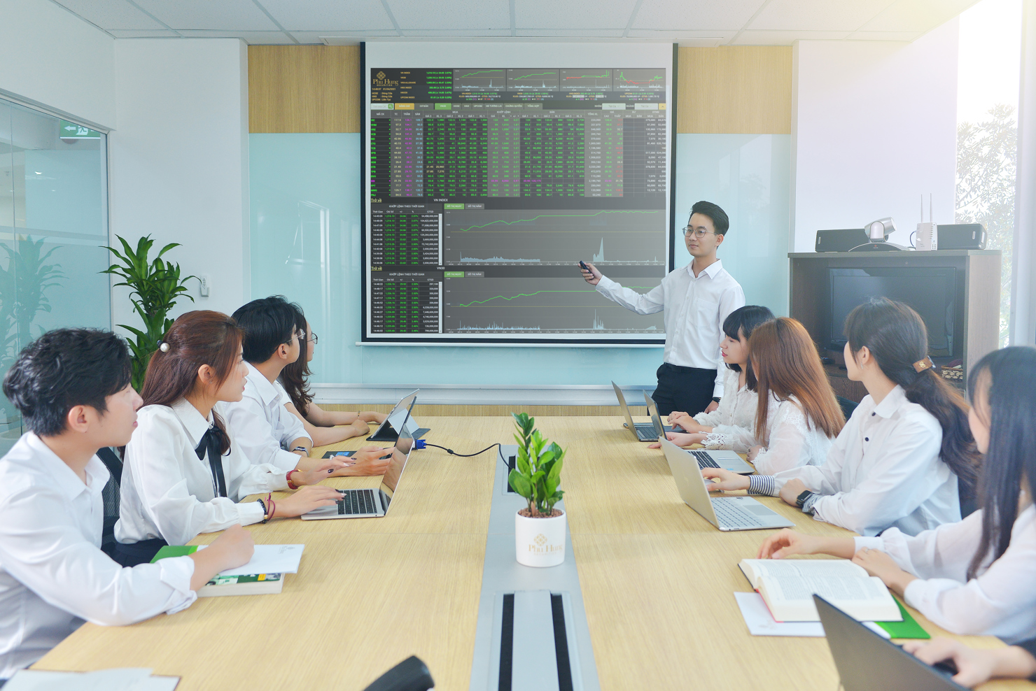 Việt Nam sẽ tiếp tục là điểm đến hấp dẫn trong chiến lược dịch chuyển chuỗi cung ứng của nhiều tập đoàn lớn