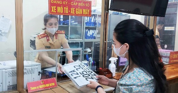 Lệ phí cấp biển số xe sẽ thay đổi theo khu vực hành chính từ 1/7.