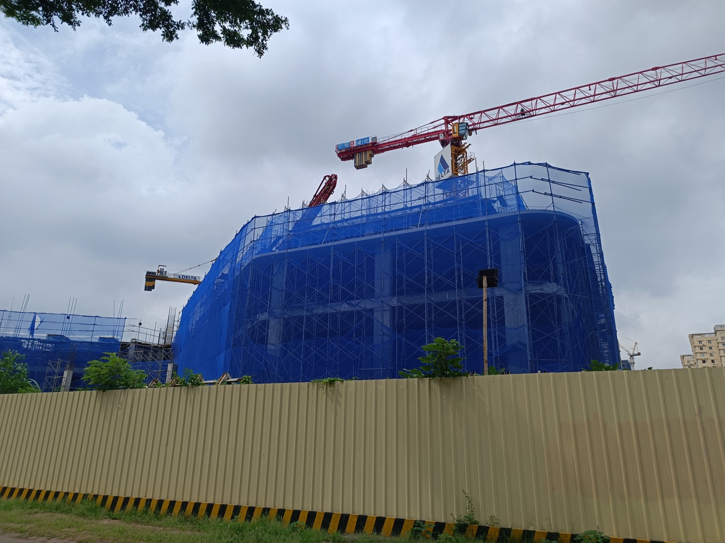 Giá vật liệu xây dựng tăng cao trong thời gian dài có thể làm chậm tiến độ thi công của các công trình, dự án...