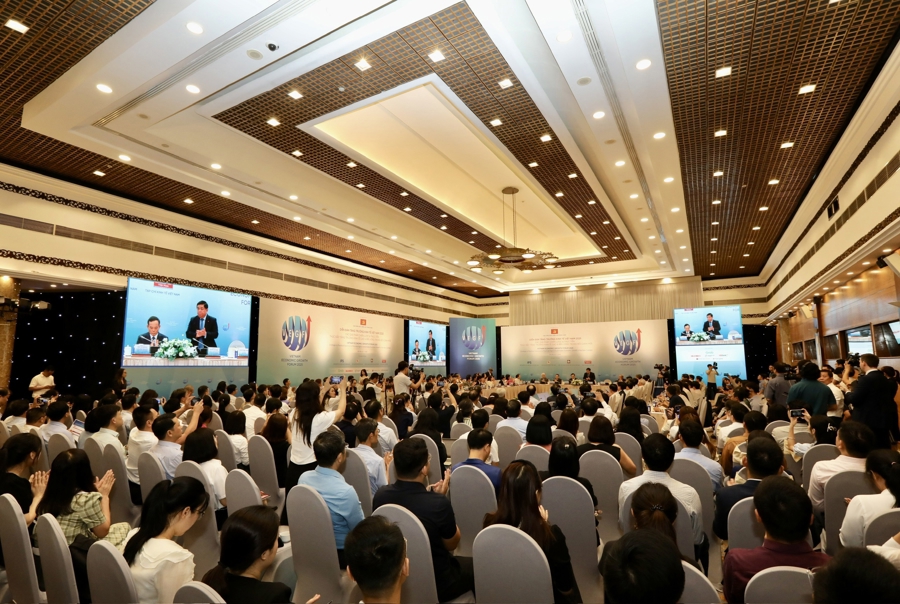 Toàn ảnh Diễn đàn bongdaso wap Kinh tế Việt Nam 2025.