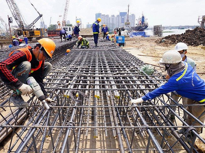Đầu tư công đang là cú hích rõ rệt cho nền kinh tế và thị trường chứng khoán. Ảnh ST