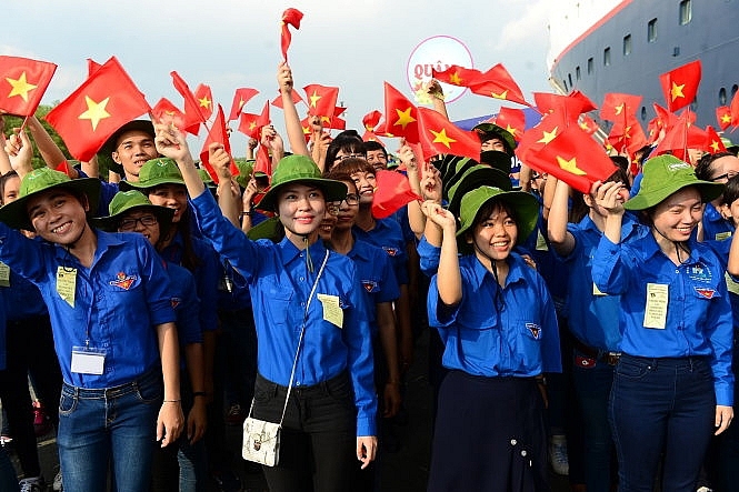 Thế hệ thanh niên đang là nguồn lực quý báu cho nền kinh tế.