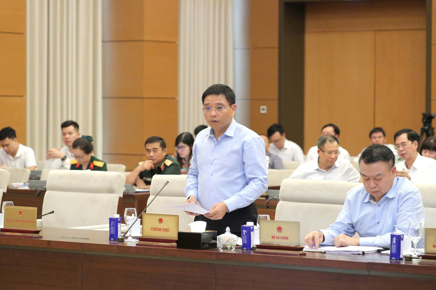 Bộ trưởng Bộ Tài chính Nguyễn Văn Thắng báo cáo tại phiên họp Thường vụ Quốc hội chiều 10/7.