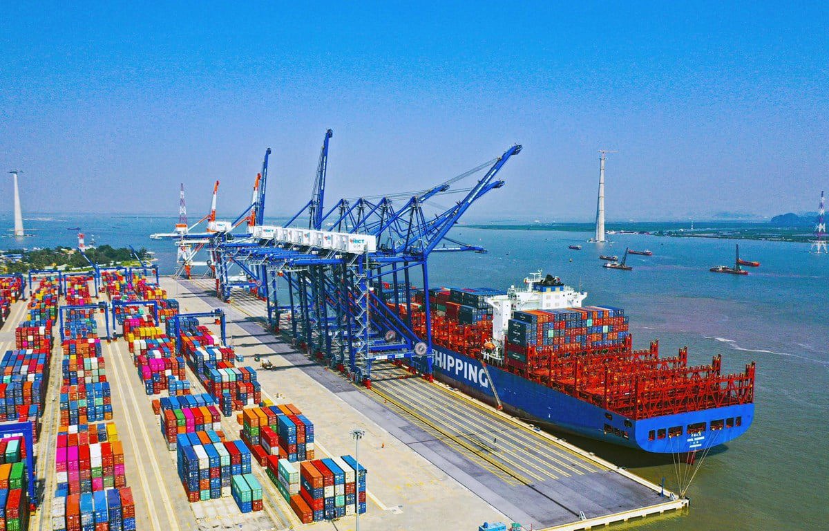 Cảng Quốc tế Lạch Huyện tại hải Phòng là cảng biển nước sâu đầu tiên của khu vực kinh tế trọng điểm phía Bắc. Ảnh: Đức Nghĩa