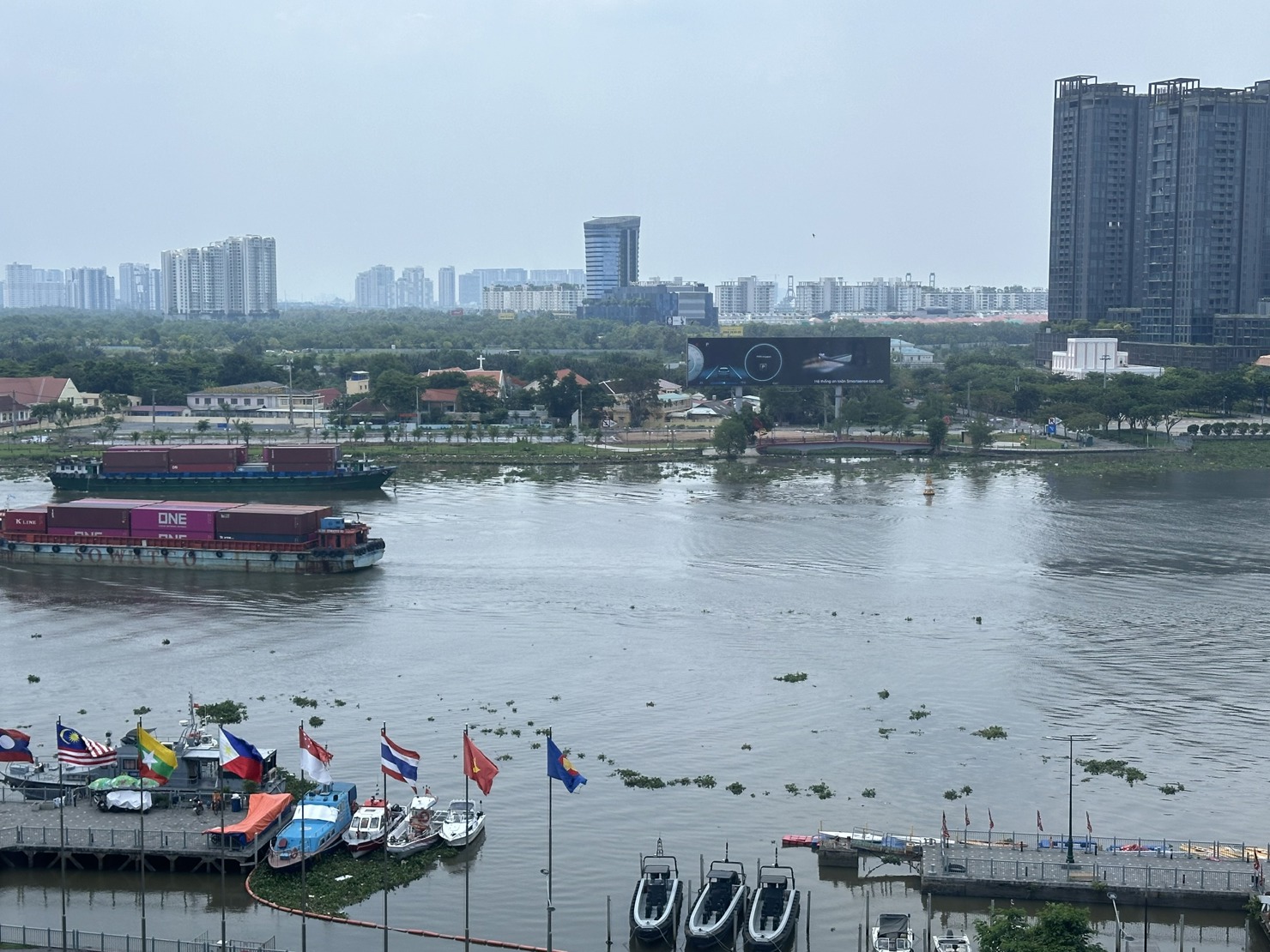 TP. Hồ Chí Minh có nhiều lợi thế phát triển vận tải thủy. Ảnh: T.H