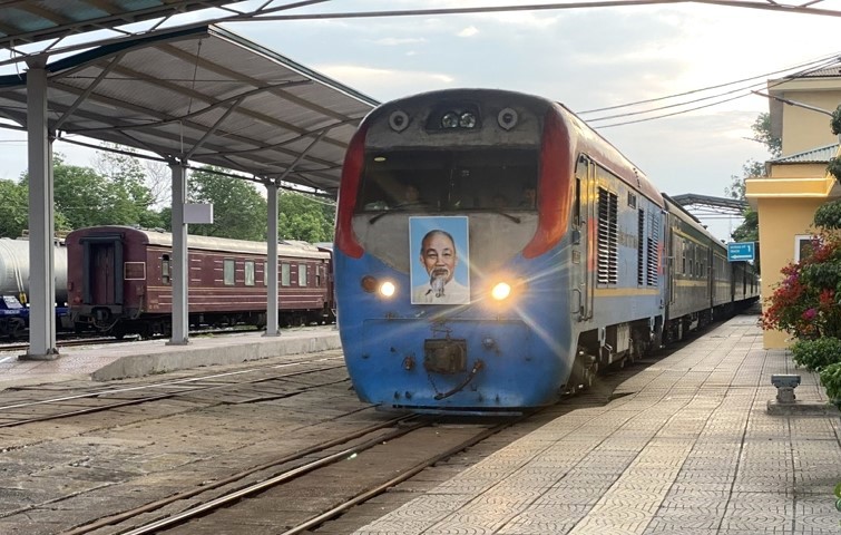 Chuyến tàu đầu tiên của đoàn tàu liên vận quốc tế Việt – Trung đến ga Gia Lâm (Hà Nội) lúc 5h sáng ngày 26/5 vừa qua.