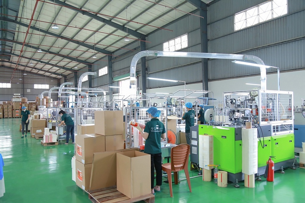 Hoạt động sản xuất tại Công ty TNHH bao bì Phúc Thịnh (Bình Chánh, TP. Hồ Chí Minh). Ảnh: T.D